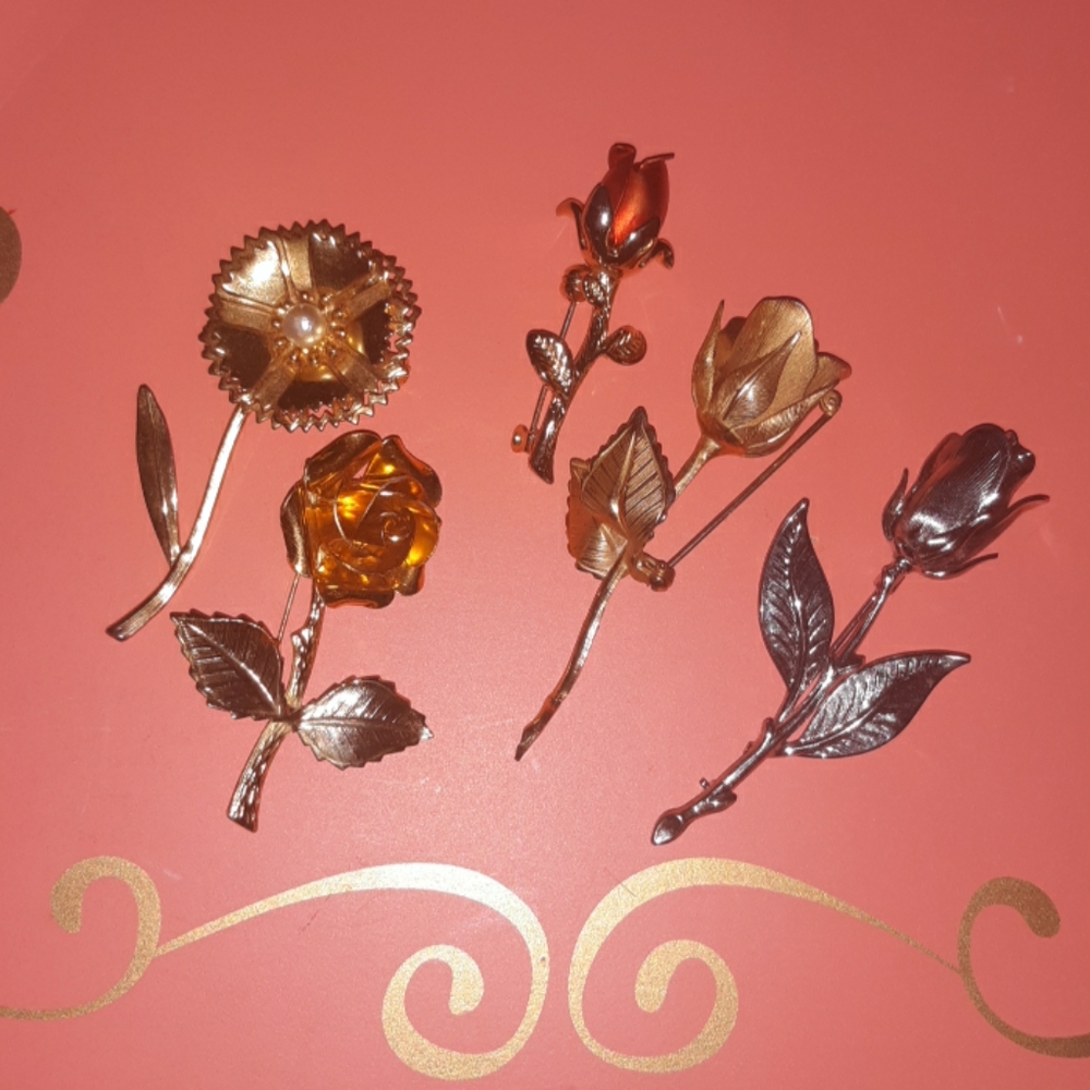 BEAUTIFUL ROSES BROOCH